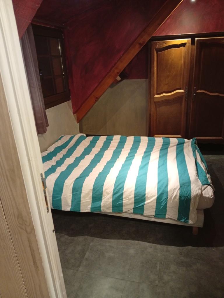 Chambre meublée Neuvillaise : 2