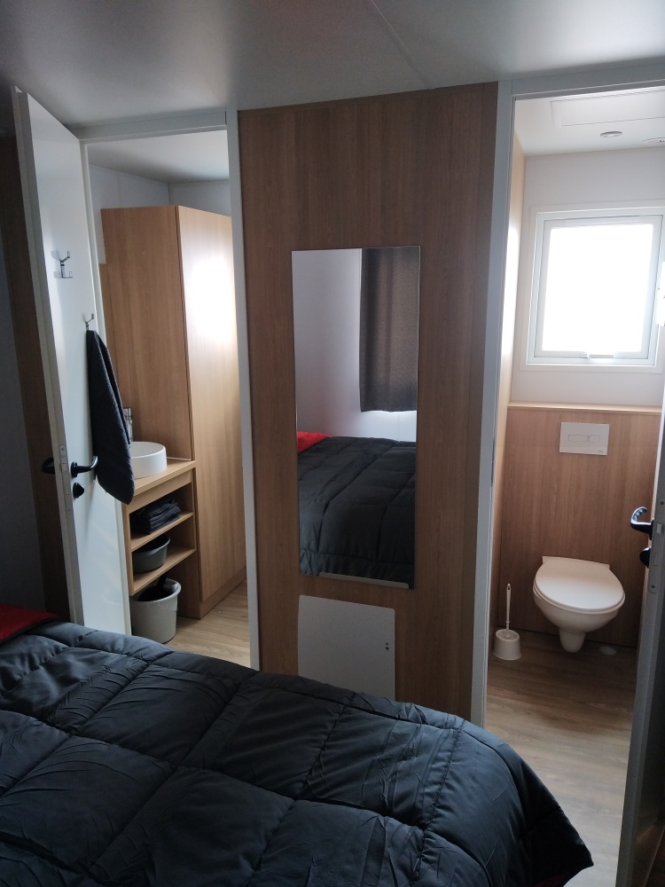 Studio en mobil-home Camping Les Voiles Flocques : 2